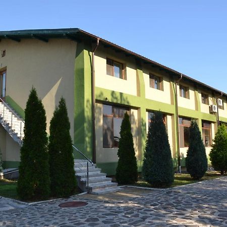 Motel Mesterul Manole Curtea De Arges Ngoại thất bức ảnh