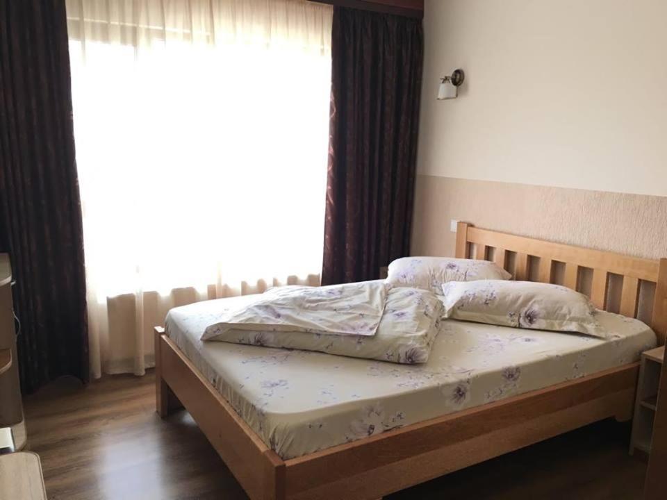 Motel Mesterul Manole Curtea De Arges Ngoại thất bức ảnh