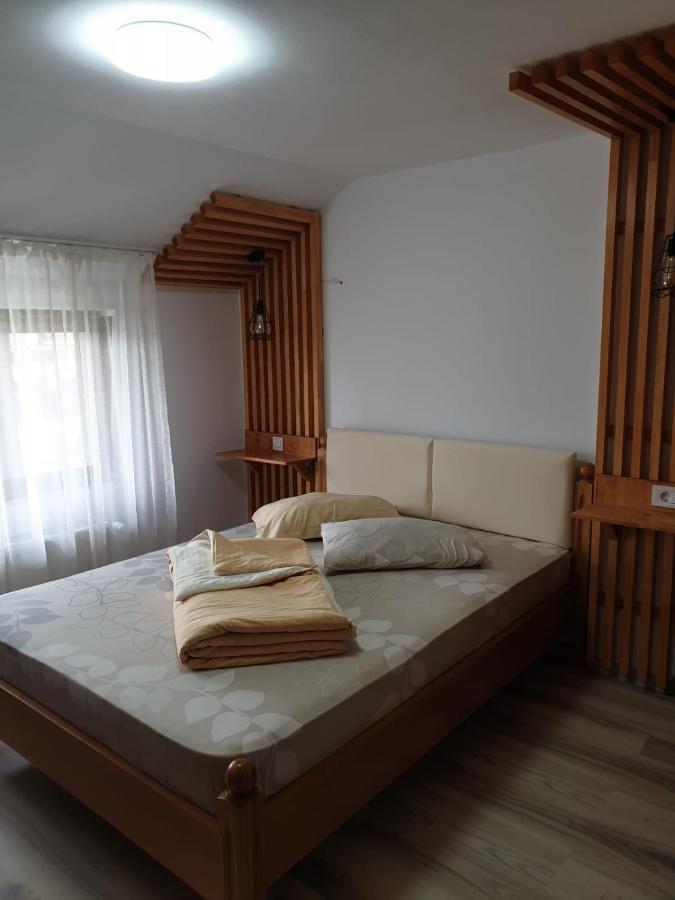Motel Mesterul Manole Curtea De Arges Ngoại thất bức ảnh