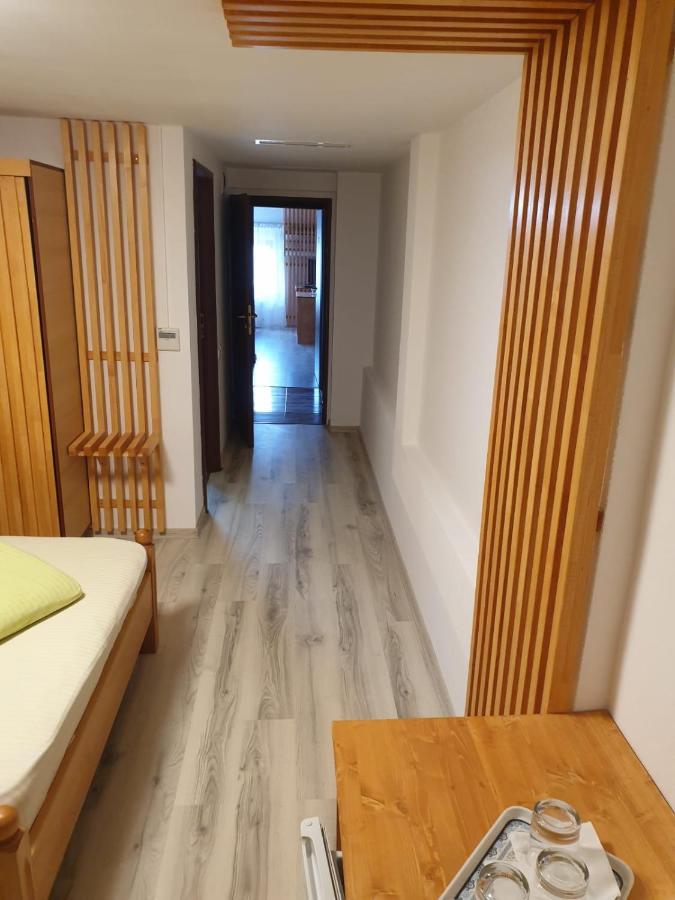 Motel Mesterul Manole Curtea De Arges Ngoại thất bức ảnh