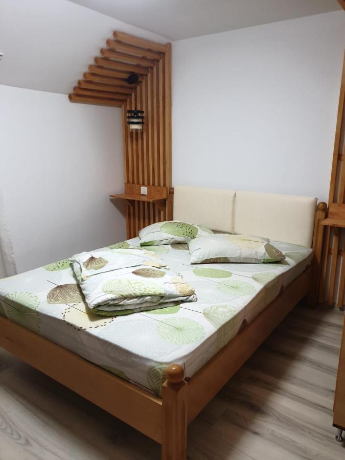 Motel Mesterul Manole Curtea De Arges Ngoại thất bức ảnh